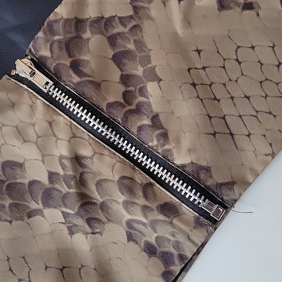 ASOS Snake Print Crop Top NWT - Picture 8 of 10